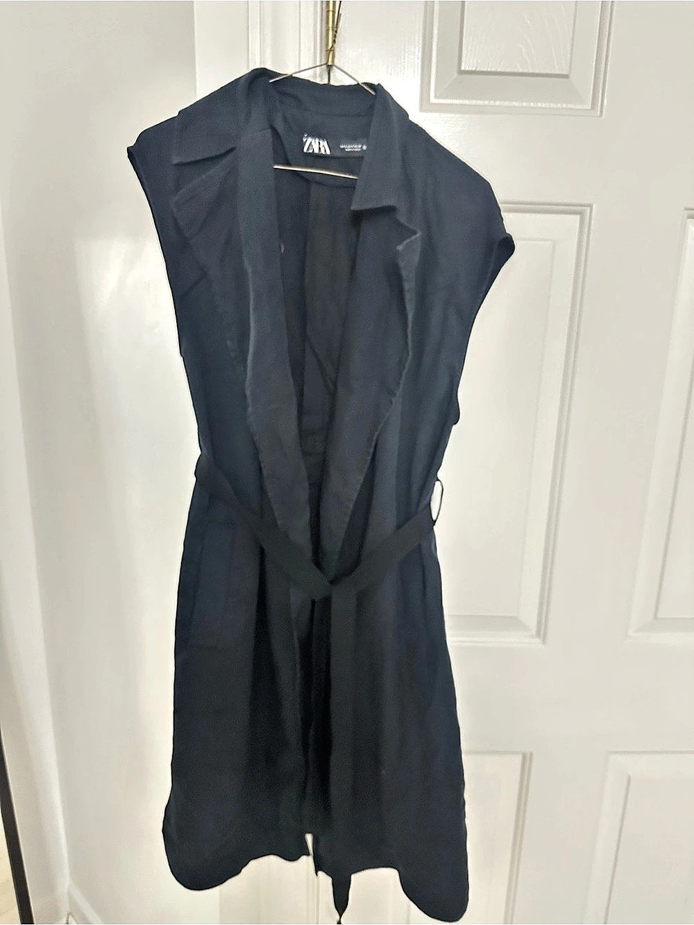 Zara Women's Black sleeveless jacket vest